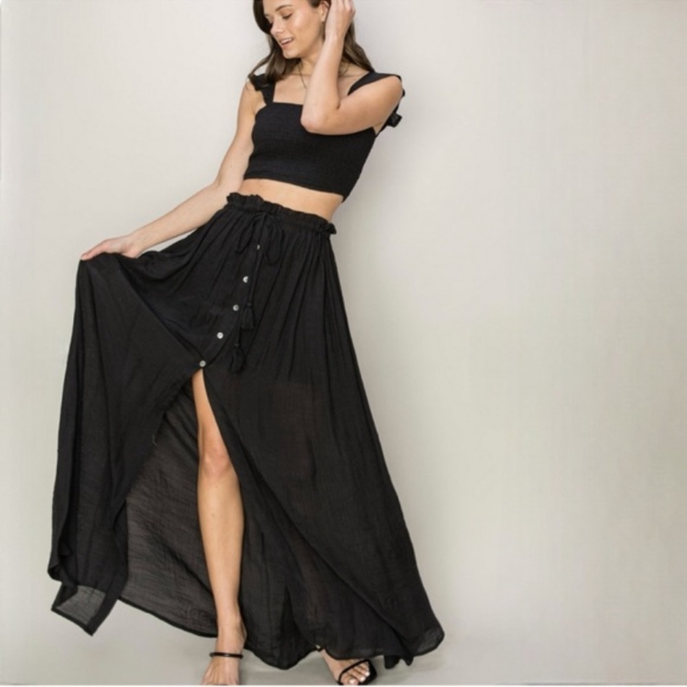 🖤LAST2️⃣🖤New Positano Smocked Black Top Maxi Skirt Set - Picture 2 of 7